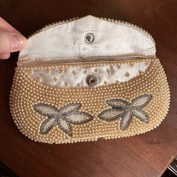 Vintage silk beaded purse - Picture 4 of 7